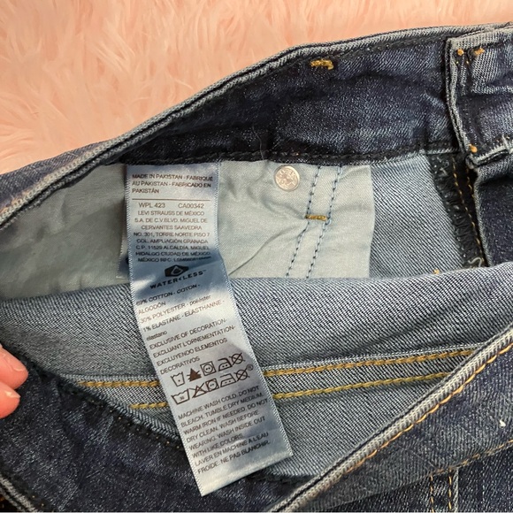 Levi’s Jean Shorts 14 Women Mid-rise 5” New Casual Denim - Picture 6 of 6